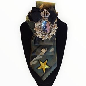 Camouflage Brooch-Embellished Tie
